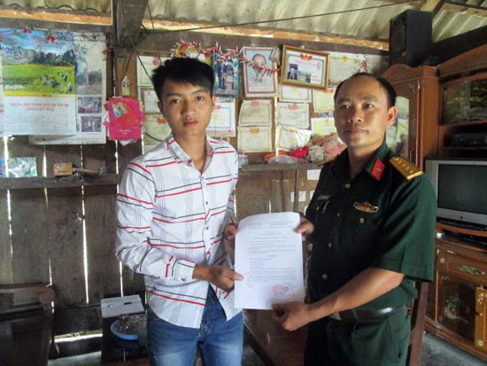 Người con đầu tiên của bản đỗ đại học ảnh 1