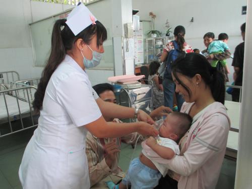 Phải tăng cường sức đề kháng cho trẻ trong mùa dịch bệnh ảnh 1