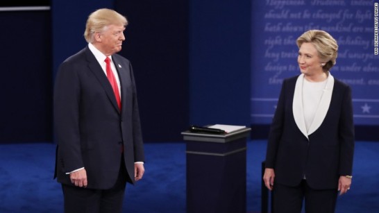 Mở màn phiên tranh luận, cặp Trump-Clinton từ chối bắt tay ảnh 1
