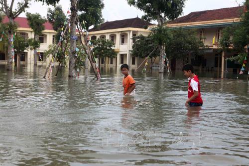 Hơn 100.000 học sinh Hà Tĩnh vẫn nghỉ học do mưa lũ ảnh 1