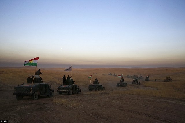 Các cánh quân Iraq rầm rập xuất trận giải phóng Mosul khỏi tay IS ảnh 1
