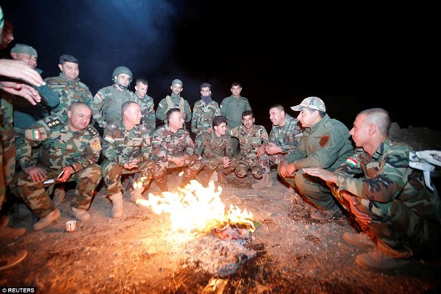 Các cánh quân Iraq rầm rập xuất trận giải phóng Mosul khỏi tay IS ảnh 5