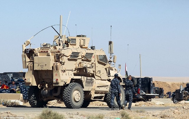 Các cánh quân Iraq rầm rập xuất trận giải phóng Mosul khỏi tay IS ảnh 9
