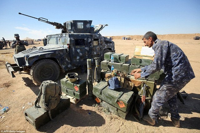 Các cánh quân Iraq rầm rập xuất trận giải phóng Mosul khỏi tay IS ảnh 11