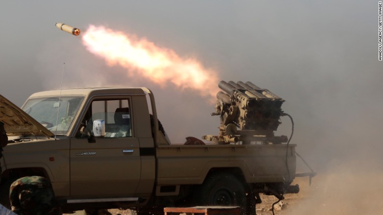 Mosul mịt mù khói lửa trong ngày thứ hai tổng tấn công ảnh 2