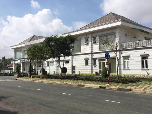 Chủ đầu tư chậm trễ, người mua nhà phải đóng cả tỉ đồng ảnh 1