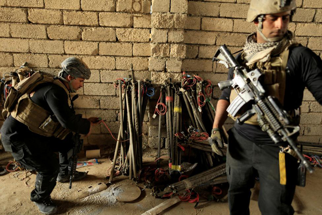 Bên trong đường hầm trốn chạy của IS tại Mosul ảnh 9