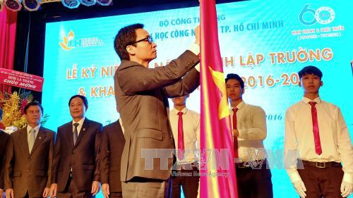 Trường ĐH Công nghiệp TP HCM nhận Huân chương Độc lập Hạng III ảnh 2