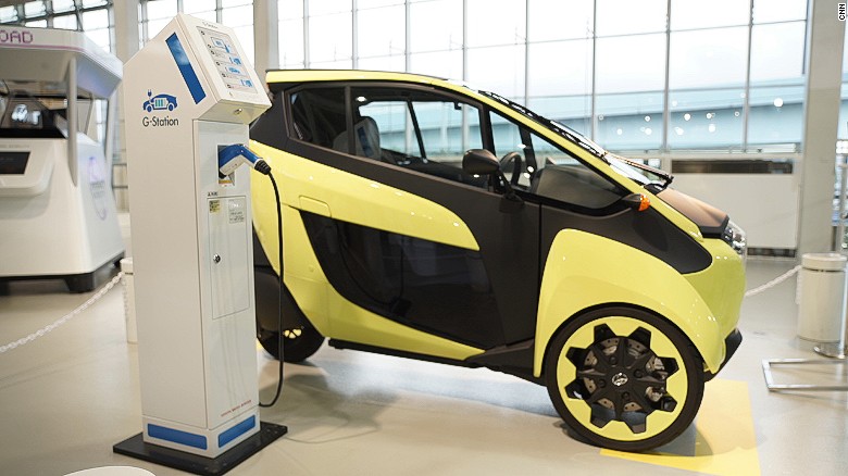 Toyota tung xe i-Road, phóng viên CNN hào hứng lái thử ảnh 1