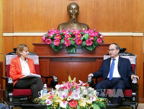 Uỷ viên Bộ Chính trị, Chủ tịch Uỷ ban Trung ương MTTQ Việt Nam Nguyễn Thiện Nhân tiếp bà Edelgard Bulmahn, Phó Chủ tịch Quốc hội CHLB Đức, đang thăm và làm việc tại Việt Nam. Ảnh: Nguyễn Dân - TTXVN