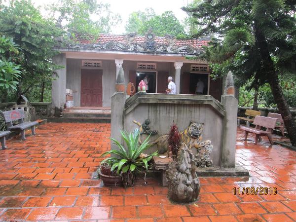 Vòng khói hương thăm thẳm ảnh 1