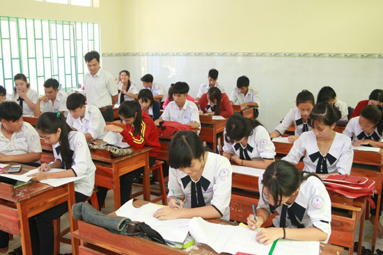 Quan tâm nhiều hơn tới giáo dục vùng hải đảo ảnh 1