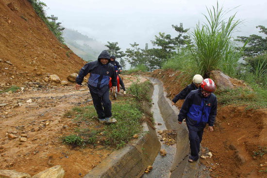 Thầy cô như “mẹ hiền” ảnh 2