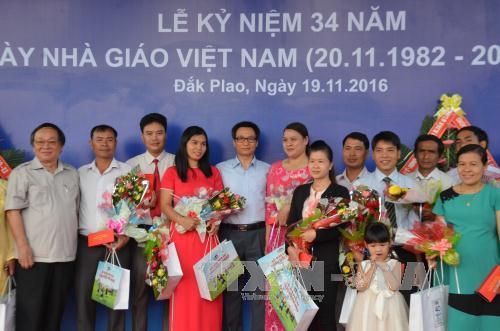 Phó Thủ tướng Vũ Đức Đam dự kỷ niệm Ngày Nhà giáo Việt Nam ảnh 1