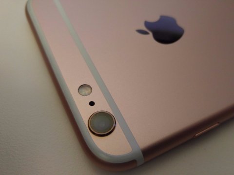 Làm thế nào để mua iPhone chính hãng giá rẻ? ảnh 1