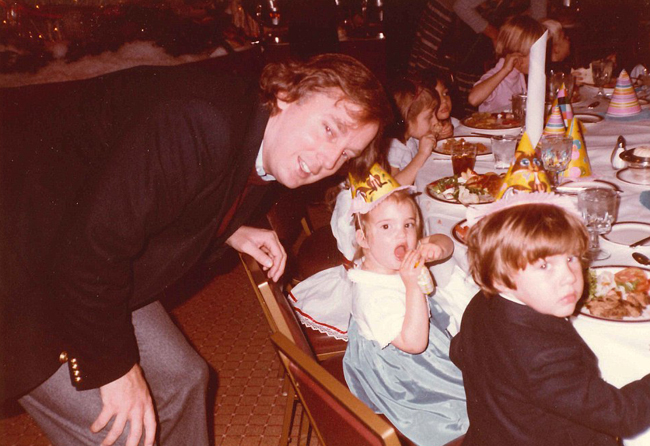 Góc “dịu dàng” trong quá khứ của ông Trump ảnh 5