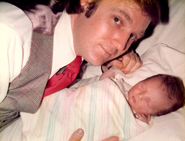 Góc “dịu dàng” trong quá khứ của ông Trump ảnh 9