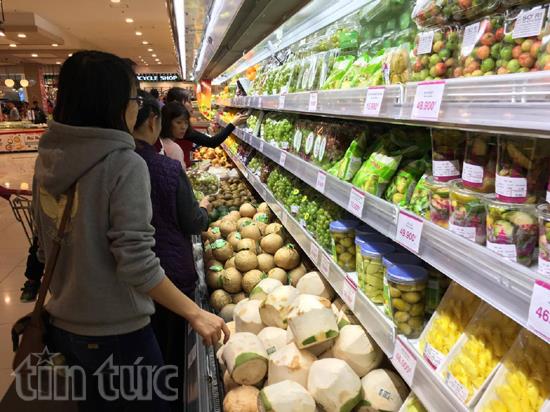 Người dân đổ xô đi mua hàng ngày "thứ sáu đen tối" ảnh 8