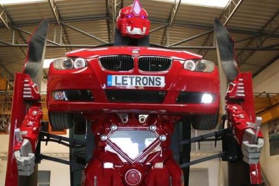 BMW 3 series biến thành Transformer trong nháy mắt ảnh 1