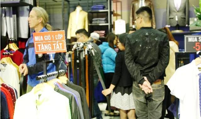 Mua sắm Black Friday: Nơi đông đúc, chỗ đìu hiu ảnh 1