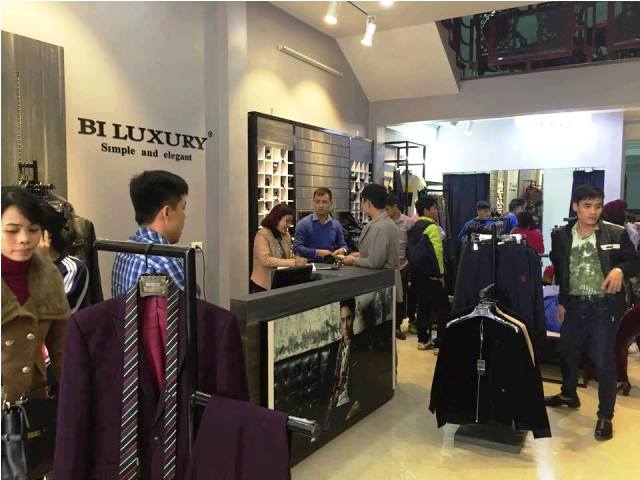 Mua sắm Black Friday: Nơi đông đúc, chỗ đìu hiu ảnh 3