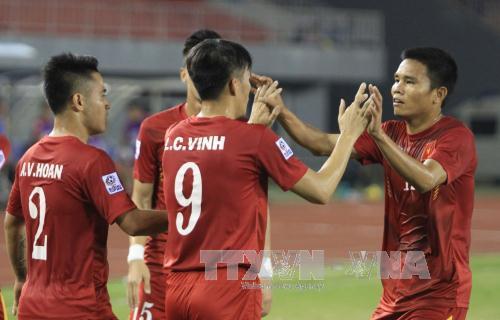 Người hâm mộ nức lòng với vị trí nhất Bảng B của tuyển Việt Nam ảnh 1