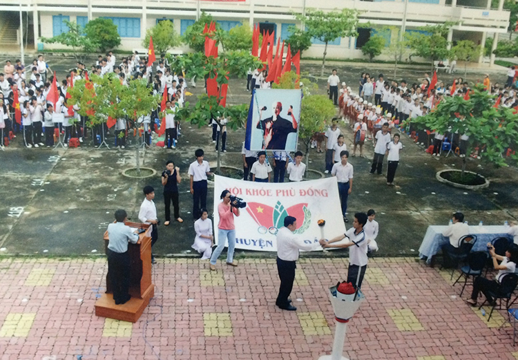 Thầy giáo xung phong ra Côn Đảo "trồng người" ảnh 1