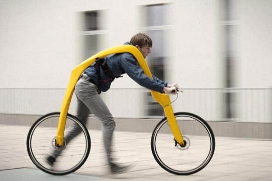 Ngạc nhiên với xe đạp không pedal cũng chẳng có yên ảnh 1
