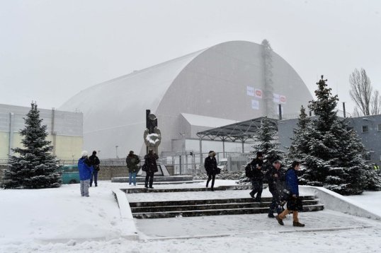 Đóng nắp “quan tài” nặng gấp ba Tháp Eiffel cho Chernobyl ảnh 1