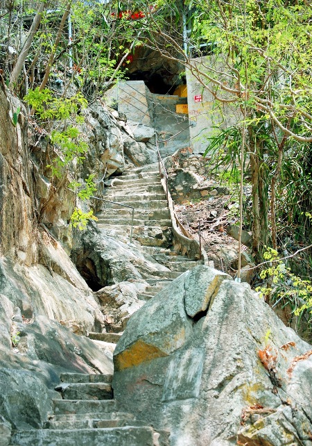 Lên Trà Sư leo núi viếng chùa ảnh 3