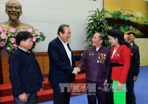  Phó Thủ tướng Trương Hòa Bình gặp mặt đồng bào thiểu số Bắc Giang tiêu biểu ảnh 1