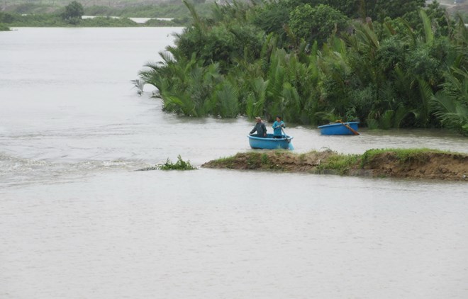 Các tỉnh miền Trung ứng phó với mưa lũ ảnh 1