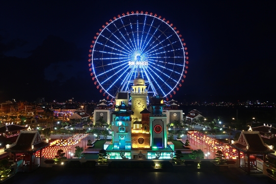 Đón giáng sinh với cây thông gấu bông tại Asia Park ảnh 2