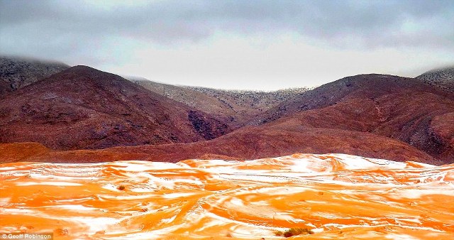 Ngắm tuyết rơi trên sa mạc Sahara đẹp “mê li” ảnh 5