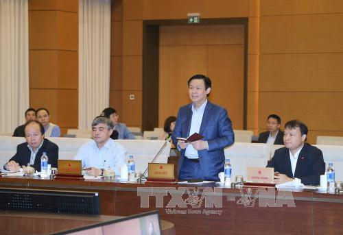 Phó Thủ tướng Vương Đình Huệ: Lấy ổn định vĩ mô làm trọng ảnh 1