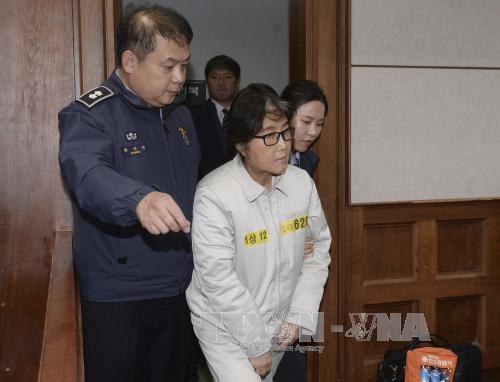 “Choi-gate” và những hệ lụy khôn lường với Hàn Quốc ảnh 1