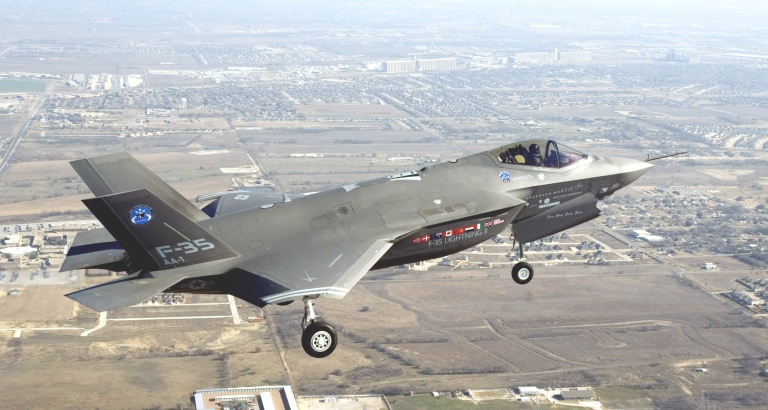 Ông Trump vẫn không hài lòng về chi phí sản xuất F-35 ảnh 1