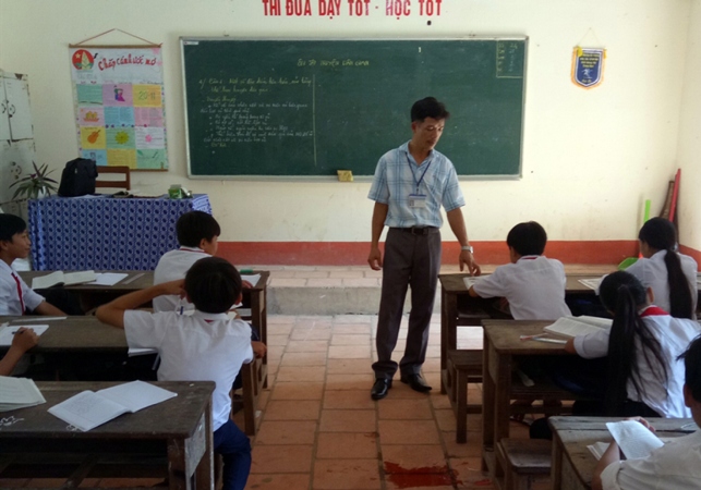 Tận tụy “gieo” chữ nơi xã đảo ảnh 1