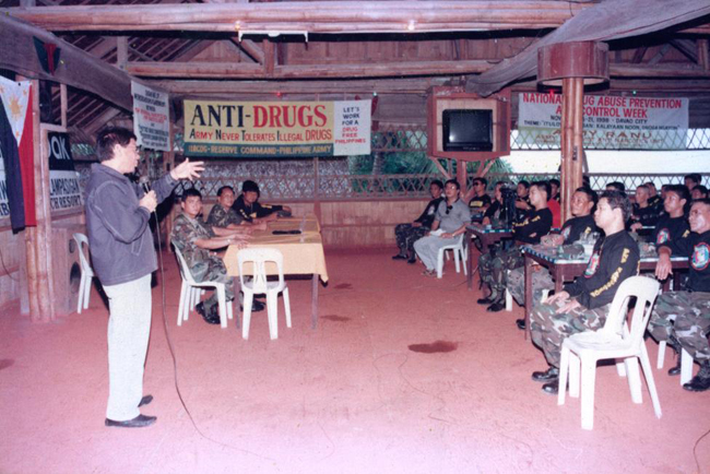 Ảnh hiếm về tuổi trẻ của Tổng thống Philippines Rodrigo Duterte ảnh 9