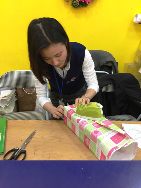 Chen chân đi siêu thị mua sắm dịp nghỉ lễ ảnh 6