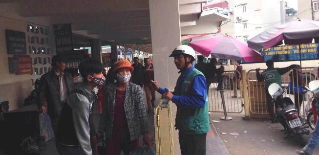 Dòng người trở lại Thủ đô, bến Giáp Bát 'tăng nhiệt' từng giờ ảnh 12