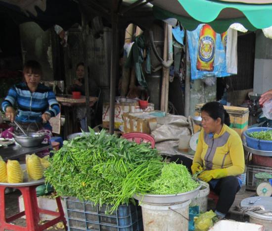 Giá rau xanh tăng mạnh, thịt đứng yên ảnh 1