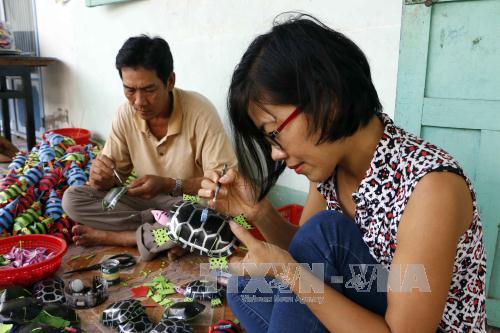 Giữ hồn dân tộc với đồ chơi dân gian ảnh 1