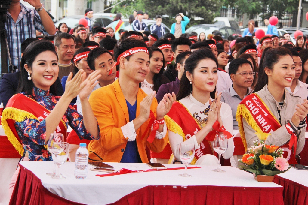 Ngày Chủ nhật Đỏ thắp sáng những tấm lòng thiện nguyện ảnh 5