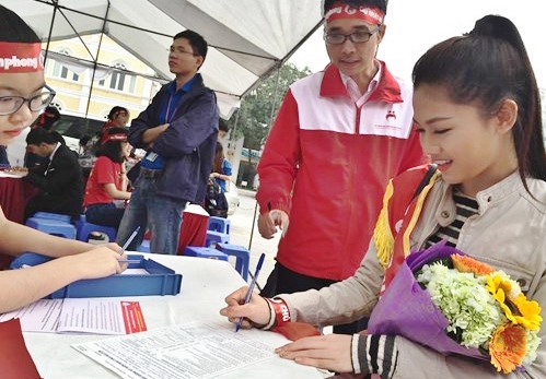 Ngày Chủ nhật Đỏ thắp sáng những tấm lòng thiện nguyện ảnh 6