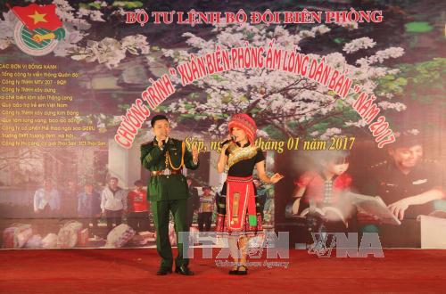 Chương trình "Xuân biên phòng - Ấm lòng dân bản" ảnh 2