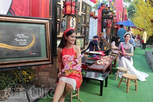 Nhộn nhịp phố ông đồ tại TP Hồ Chí Minh ảnh 3