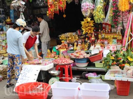Nhộn nhịp thị trường tiễn ông Công ông Táo ảnh 1