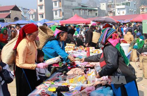 Nhộn nhịp chợ vùng cao phiên giáp Tết ảnh 1