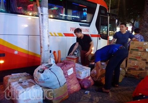 Thành phố Hồ Chí Minh: 'Xe dù', 'bến cóc' lộng hành từ nội đô đến cửa ngõ ảnh 5